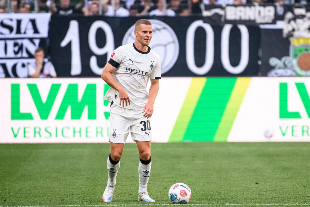 “Won’t stand in his way” – Manager on player’s ‘painful’ move to Leeds United