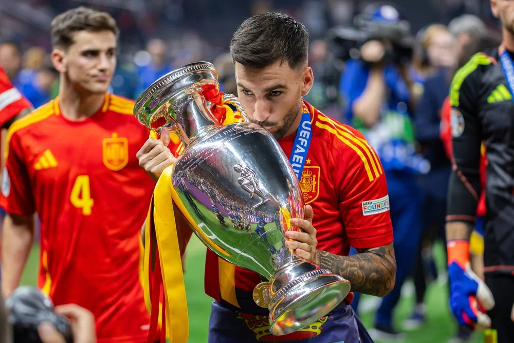 Tottenham could offer €80m for La Liga star – Xavi Simons injury behind interest
