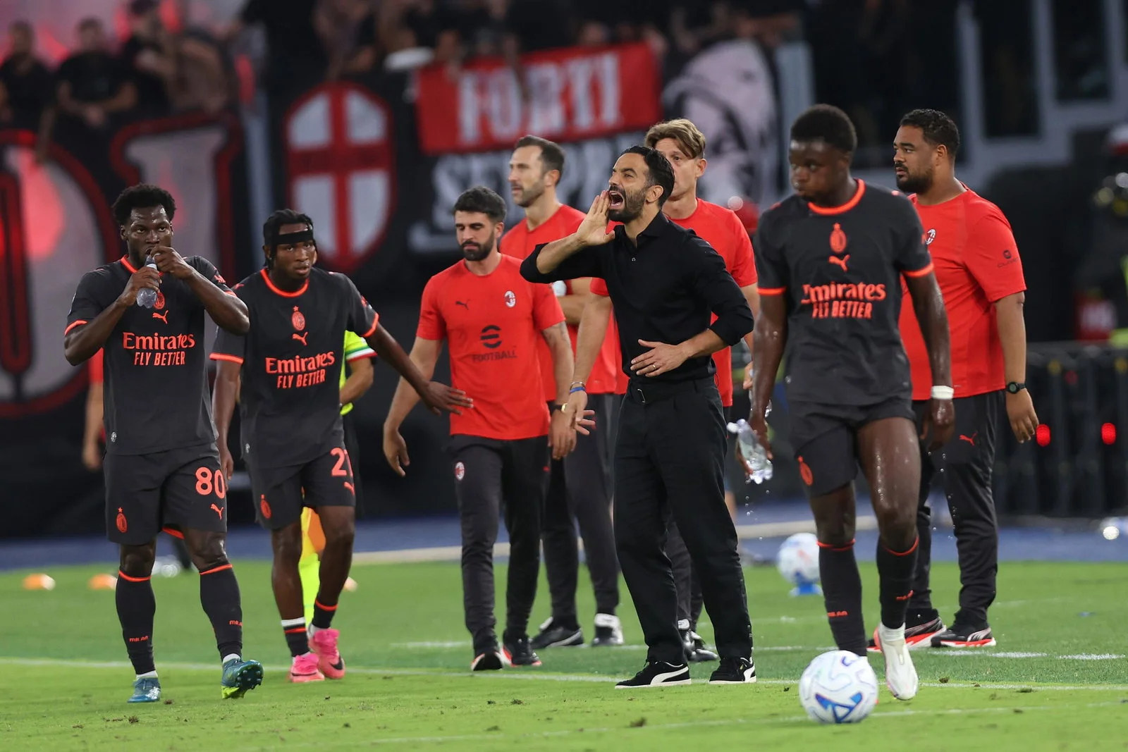 Ruben Amorim shouting on the touchline